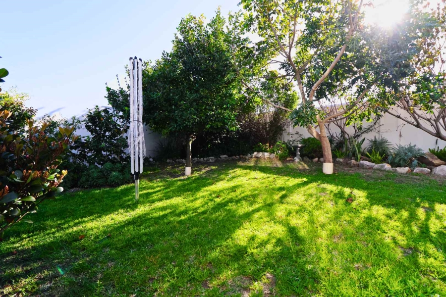 3 Bedroom Property for Sale in Sandbaai Western Cape